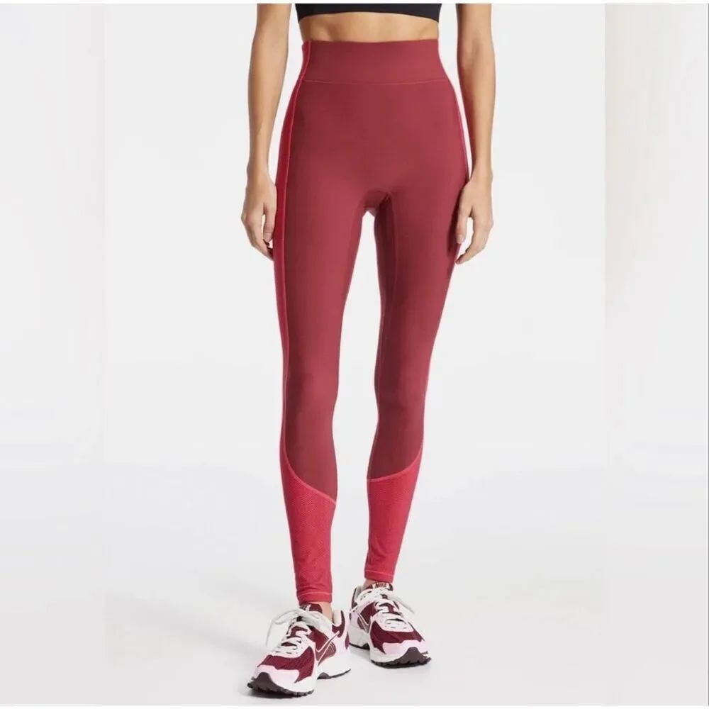 Bandier center stage herringbone cranberry full length leggings size small